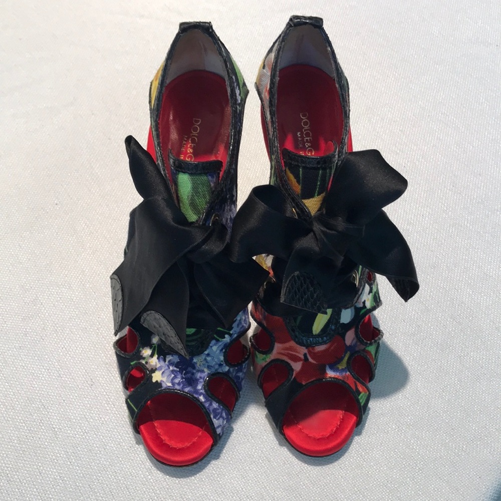 Dolce & Gabbana Floral Lace Up Heel